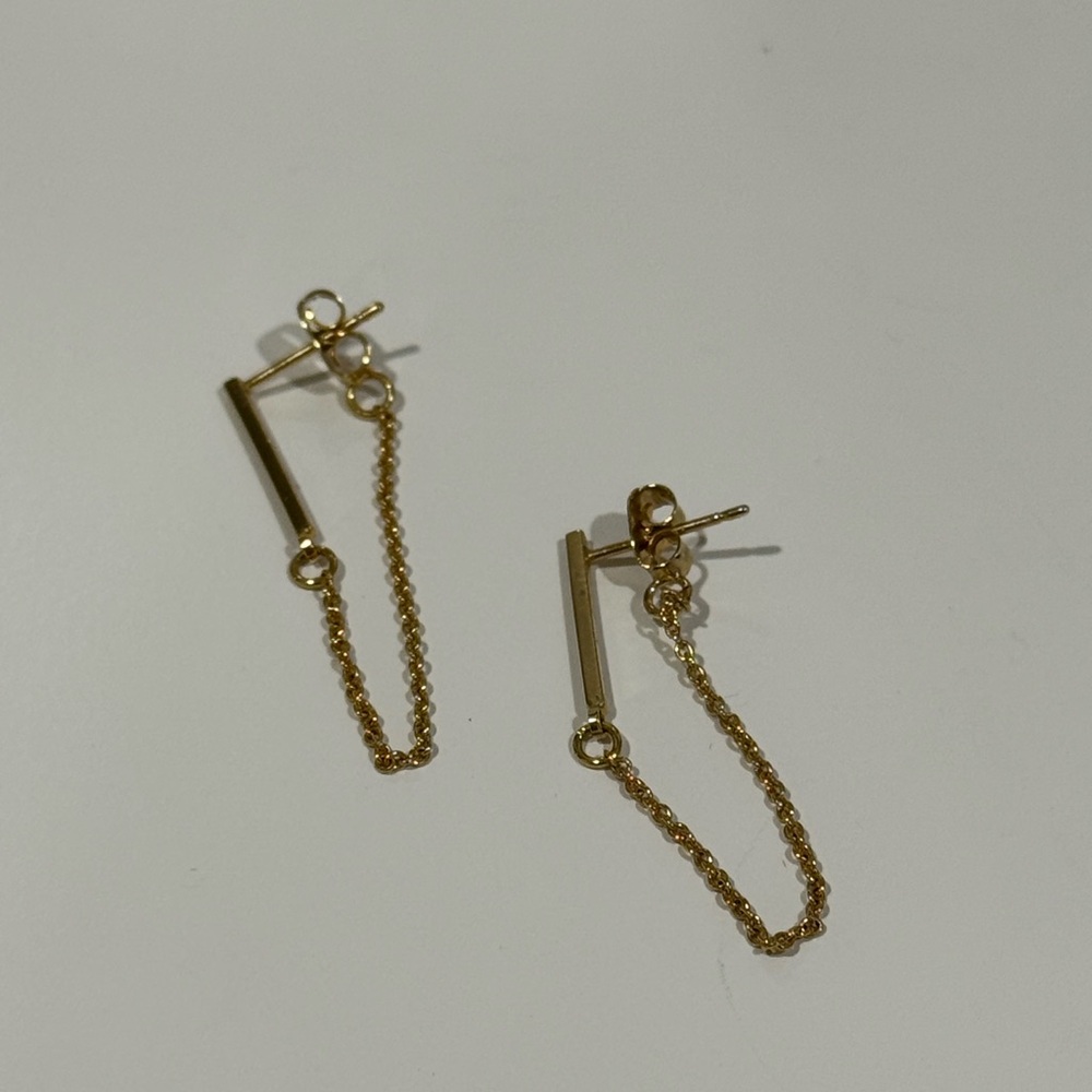 Elegant Gold Chain Drop Earrings - Picture 3 of 3